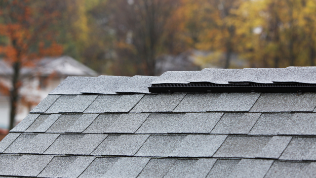 How to shingle a roof average cost: complete guide